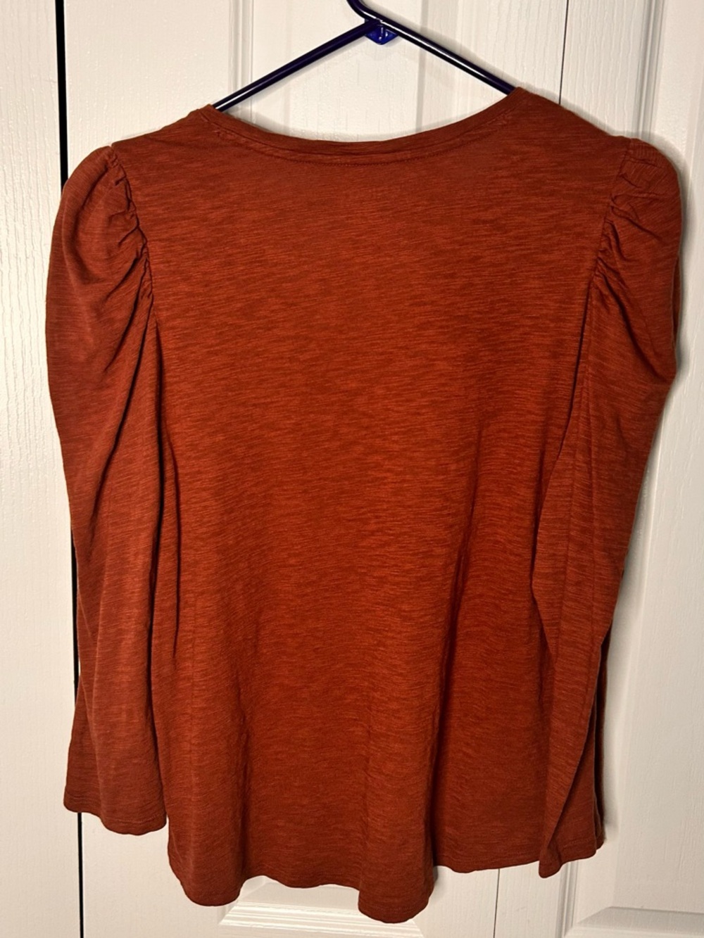 Chico's Women's V-Neck Rust Long Sleeve Top with Black Scroll Print Size 2 Large - Picture 5 of 5